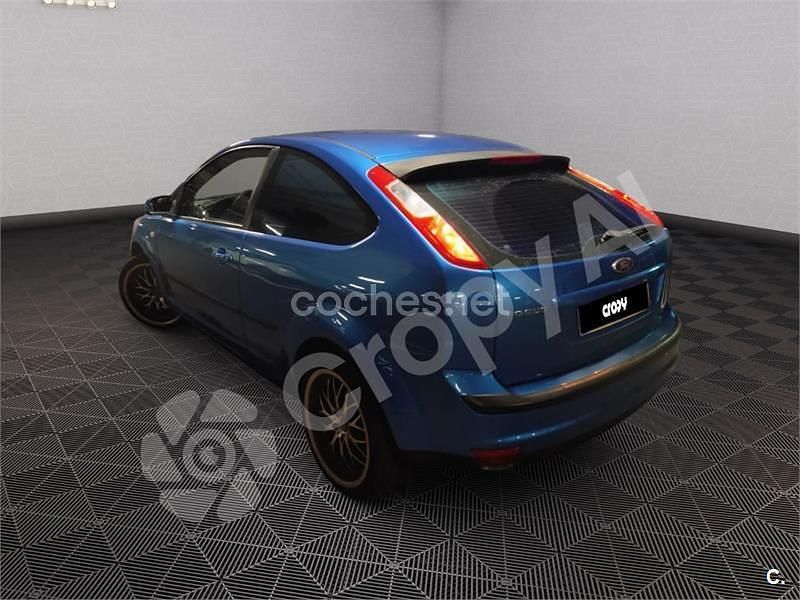 Usado Ford Focus Trend 100 CV (73 kW) 2007 Azul Berlina
