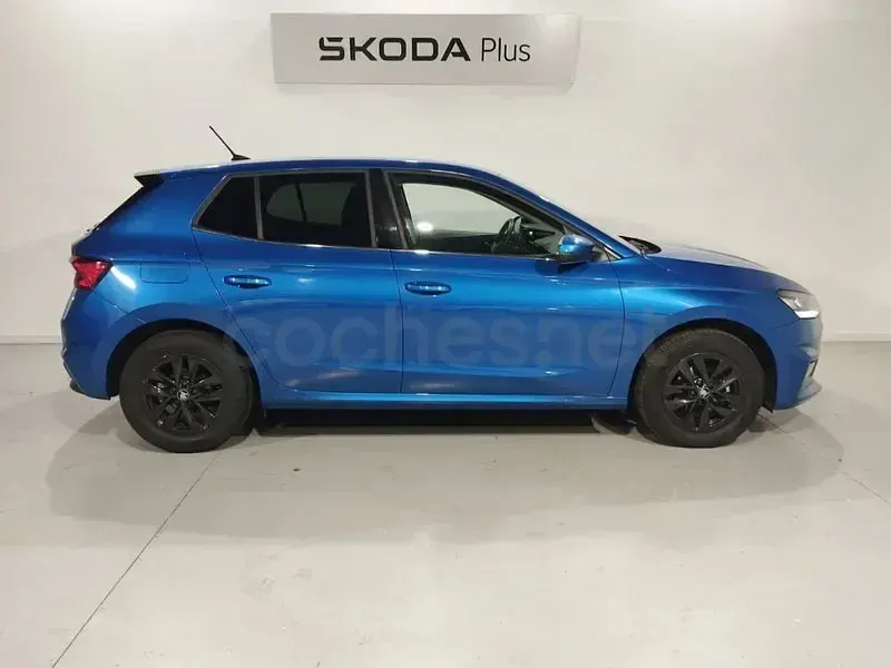 Usado Skoda Fabia Selection 95 CV (69 kW) 2025 Azul Utilitario