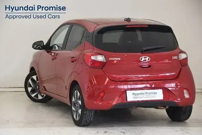 Usado Hyundai i10 67 CV (49 kW) 2025 Rojo Utilitario