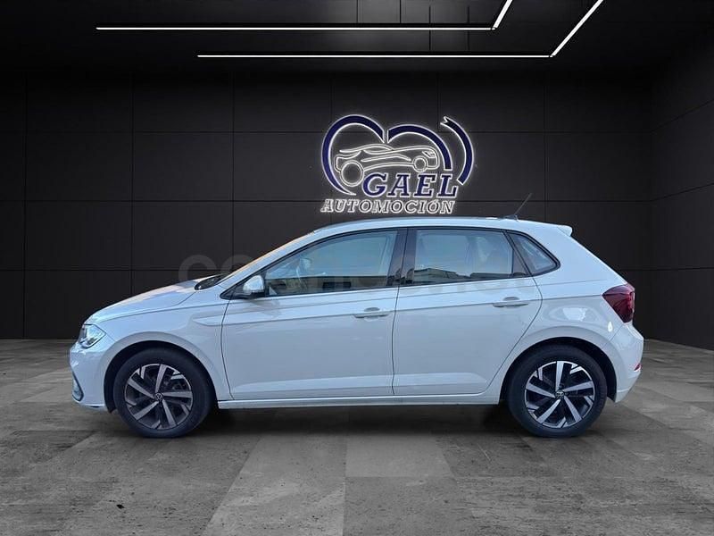 Usado VW Polo Life 95 CV (69 kW) 2023 Beige Utilitario