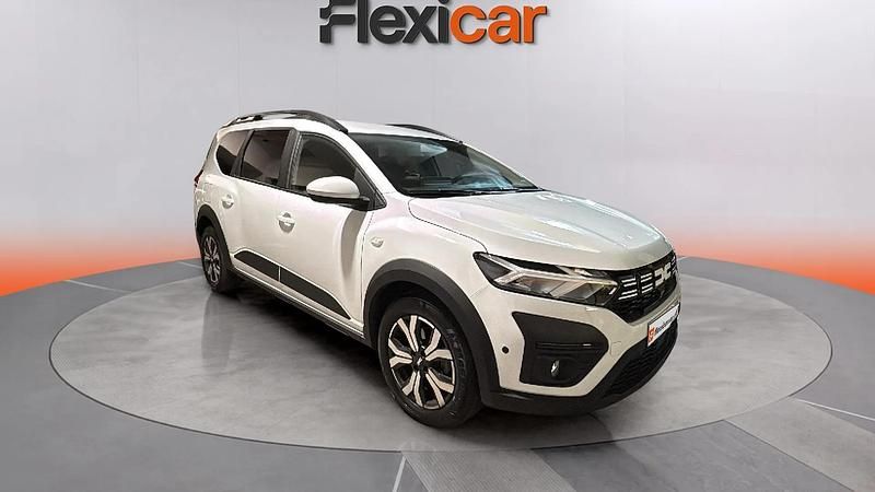 Usado Dacia Jogger Expression 110 CV (80 kW) 2023 Blanco Monovolumen