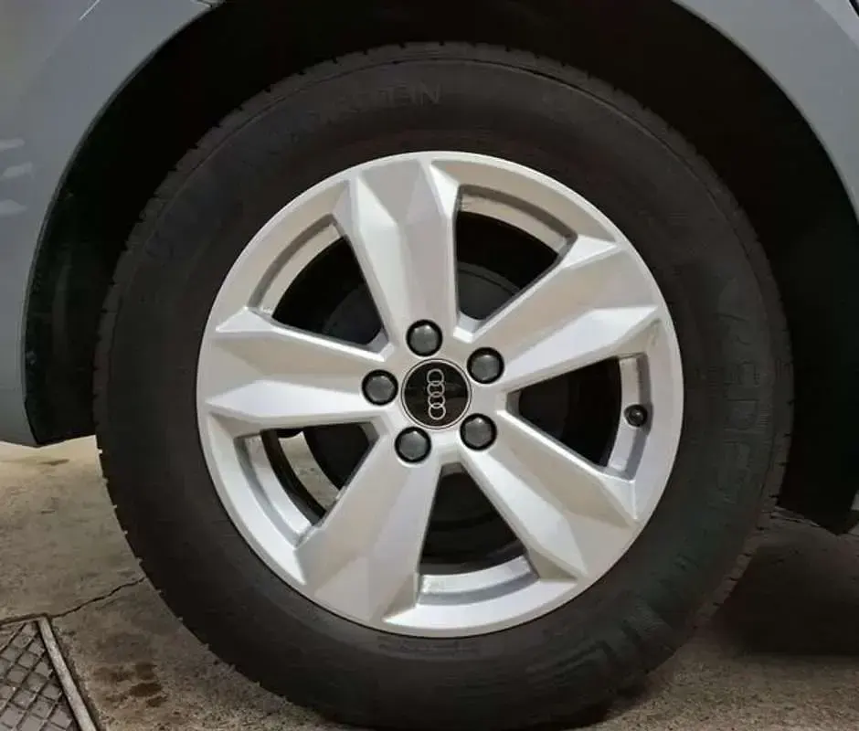 Usado Audi A1 Sportback 95 CV (69 kW) 2022 Gris Utilitario