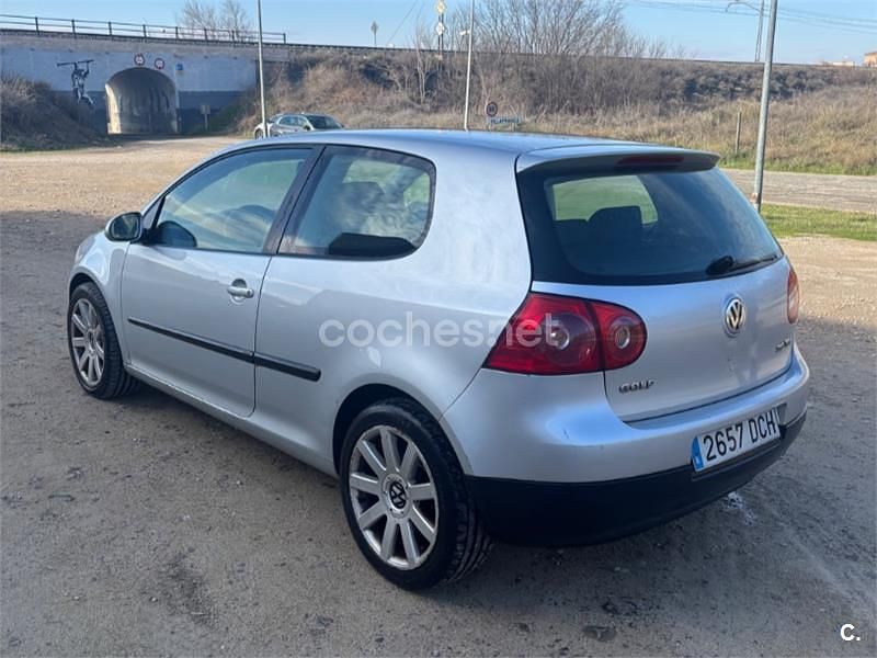 Usado VW Golf IV Sportline 140 CV (102 kW) 2004 Gris / plata Berlina
