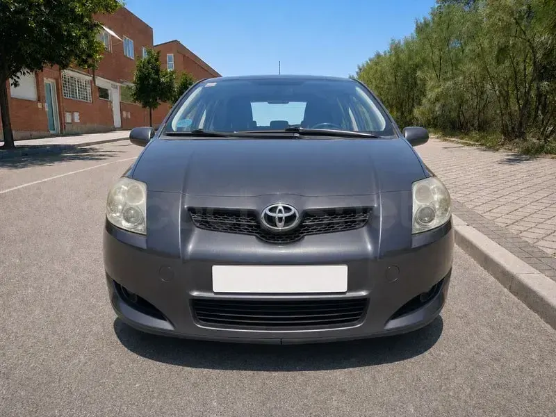 Usado Toyota Auris 97 CV (71 kW) 2008 Gris / plata Utilitario