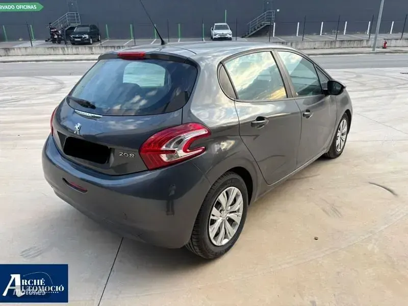 Usado Peugeot 208 Active 68 CV (50 kW) 2012 Gris Utilitario
