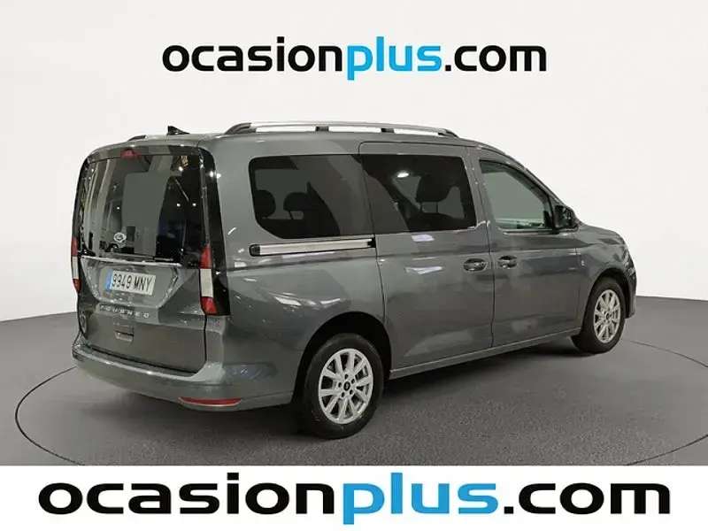 Usado Ford Grand Tourneo Connect Titanium 114 CV (83 kW) 2024 Gris / plata Monovolumen