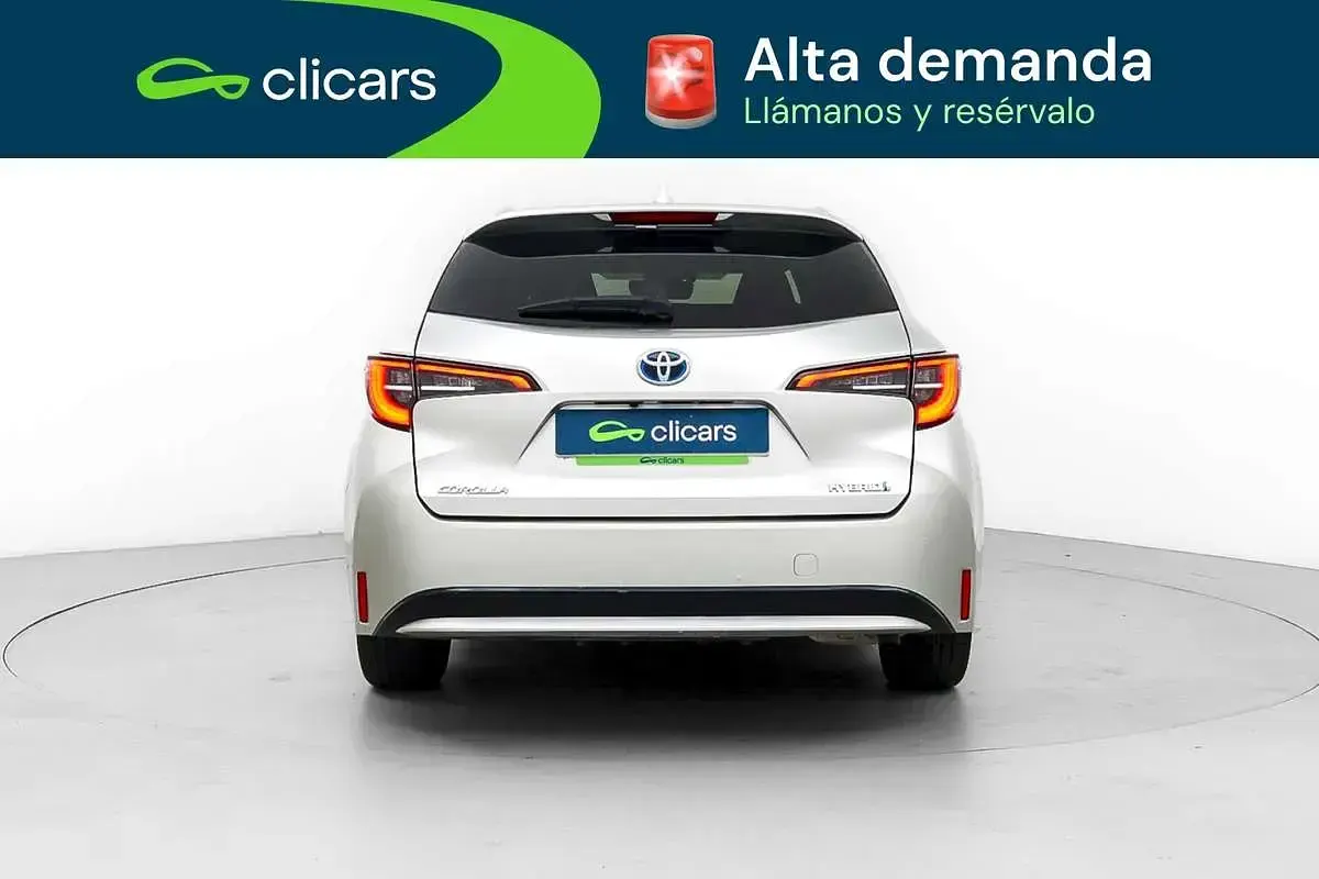 Usado Toyota Corolla Active 98 CV (72 kW) 2023 Plateado Familiar