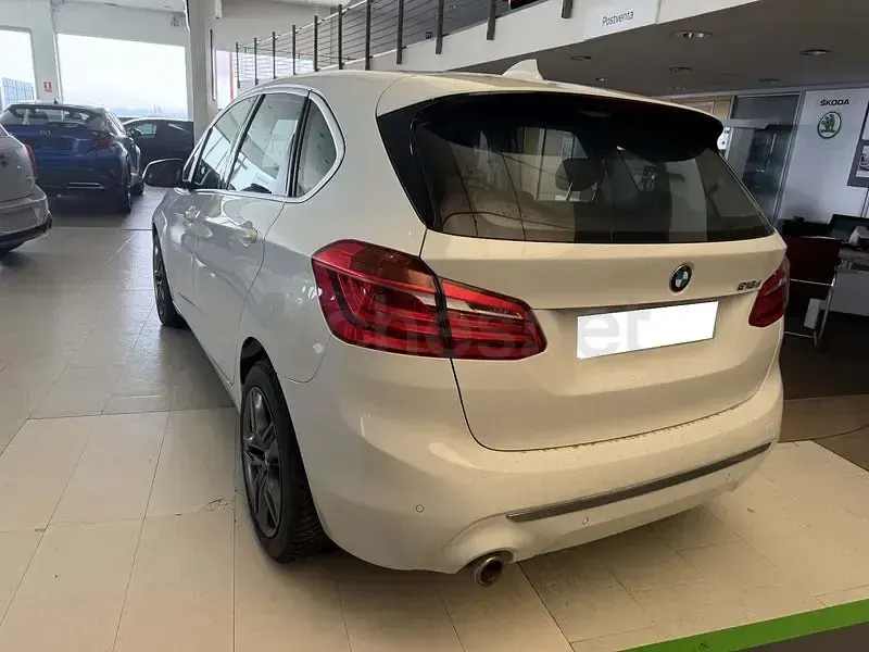 Usado BMW 216 Active Tourer 116 CV (85 kW) 2019 Blanco Monovolumen