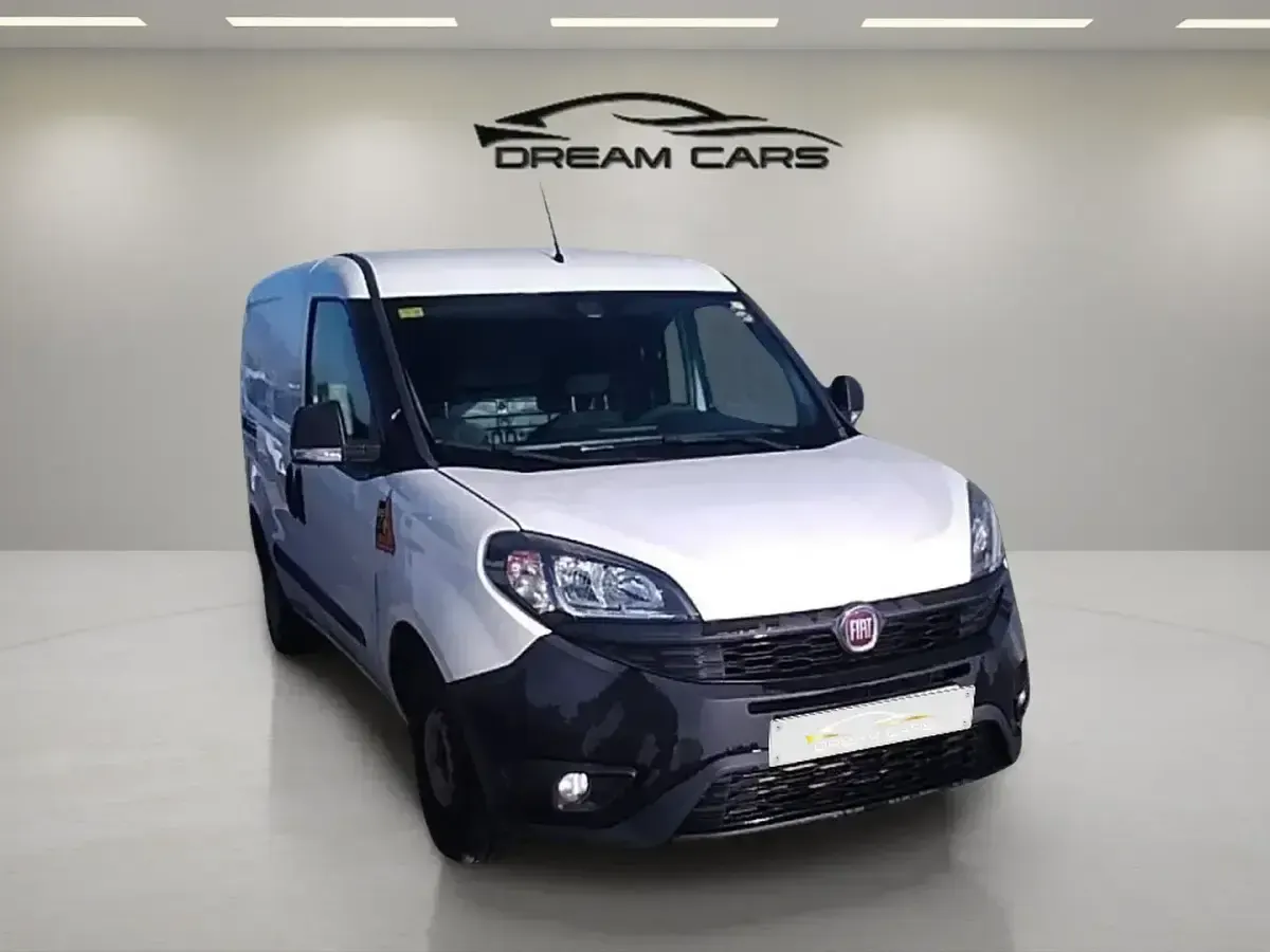Usado Fiat Doblò 95 CV (69 kW) 2019 Blanco Monovolumen