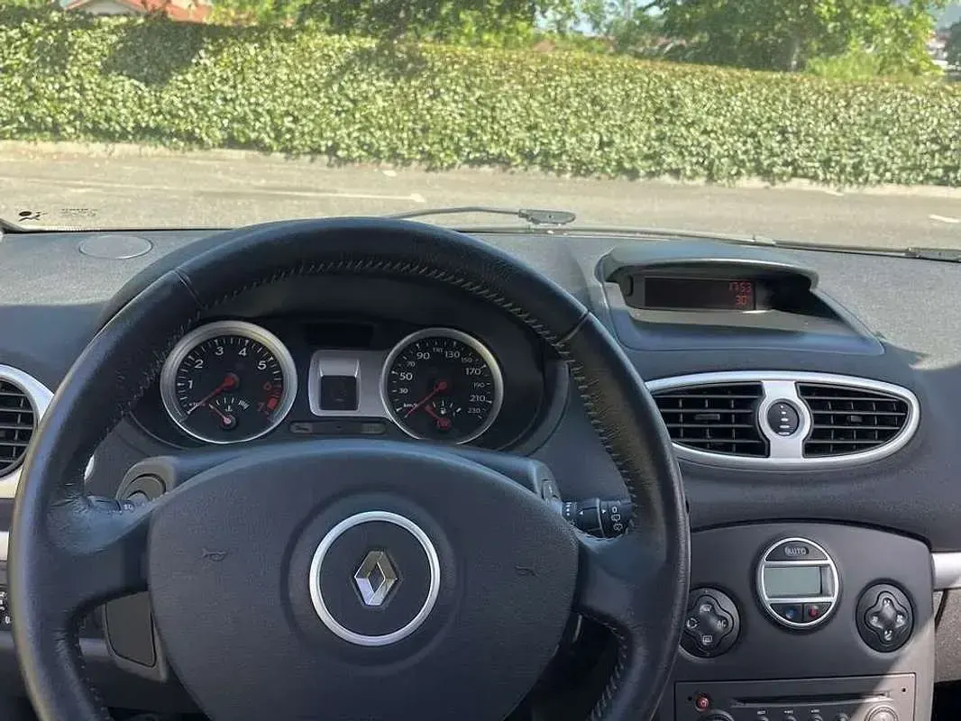 Usado Renault Clio Exception 101 CV (74 kW) 2009 Beige Familiar