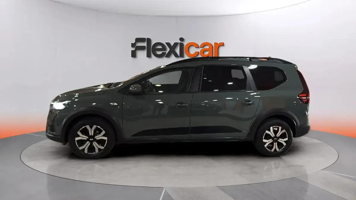 Usado Dacia Jogger Essentiel 101 CV (74 kW) 2023 Verde Monovolumen