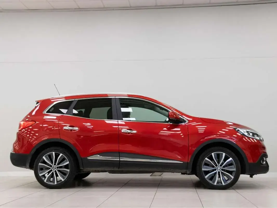 Usado Renault Kadjar Zen 110 CV (80 kW) 2016 Rojo SUV