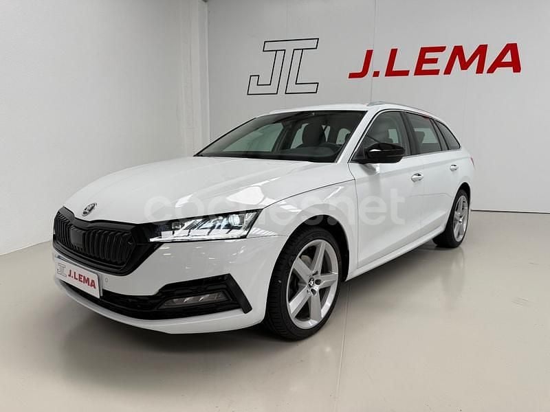 Blanco Usado 2021 Skoda Octavia Ambition Familiar | 15.900 € (Un poco caro) - Imagen 1/4