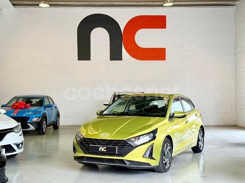 Verde Usado 2024 Hyundai i20 Berlina | 16.300 € (Precio justo) - Imagen 1/4