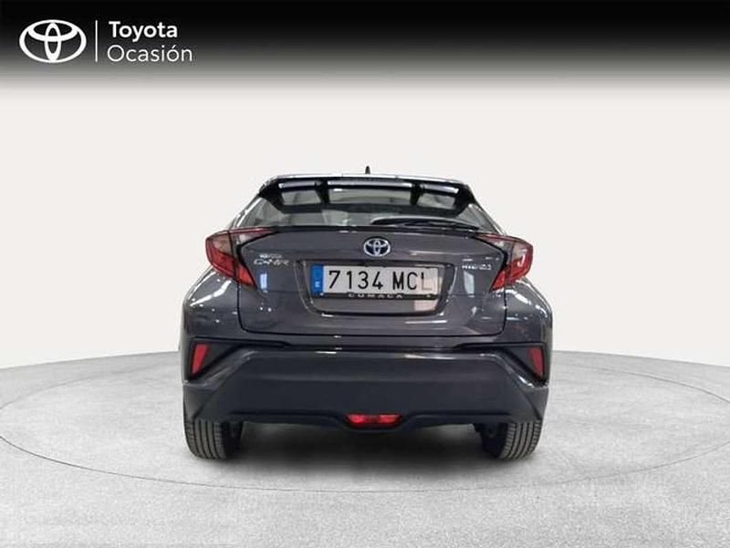 Usado Toyota C-HR Active 122 CV (89 kW) 2022 Gris SUV