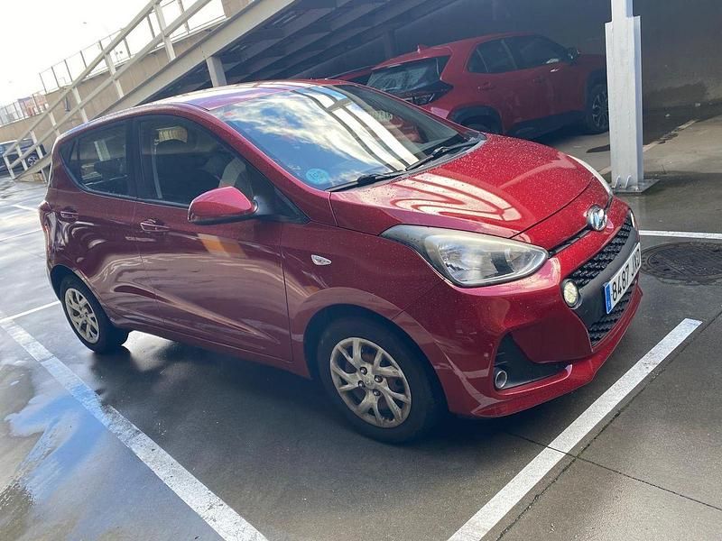 Usado Hyundai i10 87 CV (63 kW) 2017 Rojo Utilitario