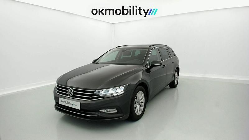 Usado VW Passat Business 150 CV (110 kW) 2021 Deep black Familiar
