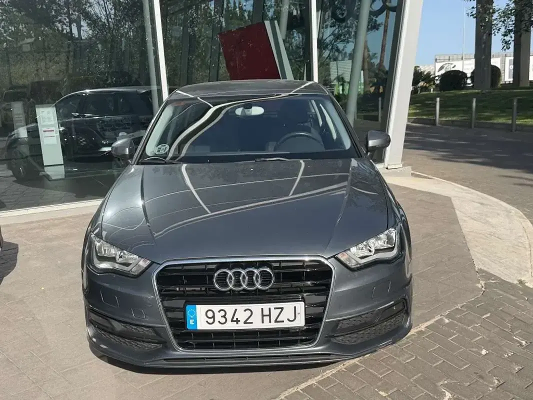 Usado Audi A3 Sportback 105 CV (77 kW) 2015 Gris Utilitario