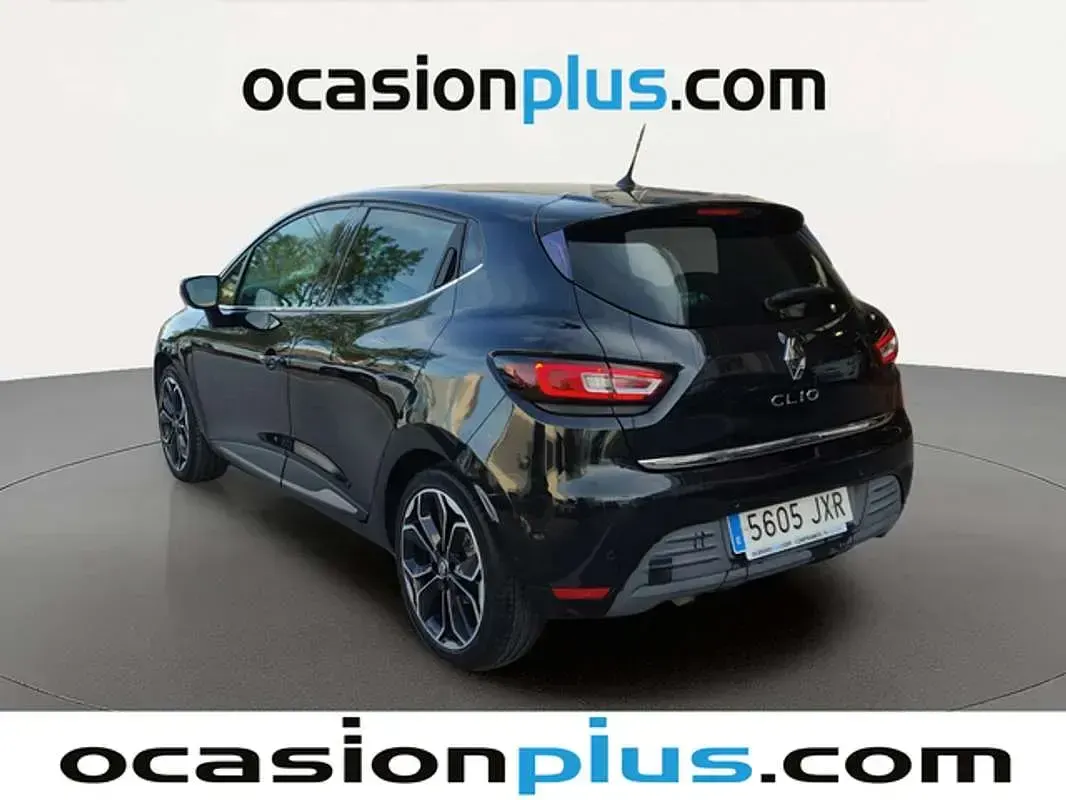 Usado Renault Clio Zen 118 CV (86 kW) 2017 Negro Utilitario