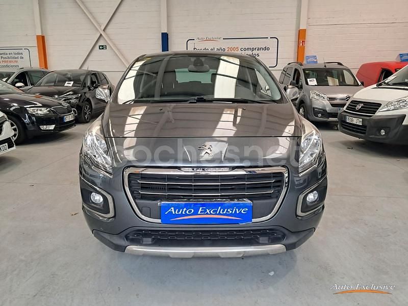 Usado Peugeot 3008 Allure 120 CV (88 kW) 2015 Gris / plata Berlina