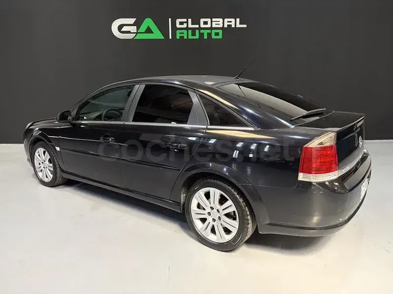 Usado Opel Vectra Elegance 150 CV (110 kW) 2008 Negro Berlina