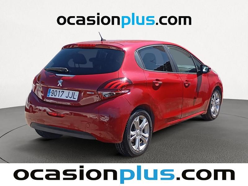 Usado Peugeot 208 Active 100 CV (73 kW) 2015 Rojo Utilitario