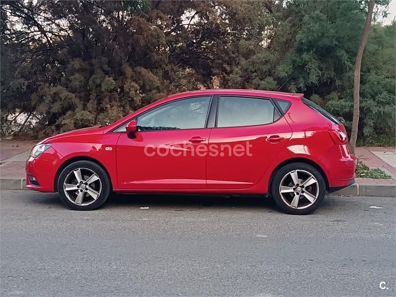 Rojo Usado 2013 Seat Ibiza Style Berlina | 4500 € (Buen precio) - Imagen 1/4