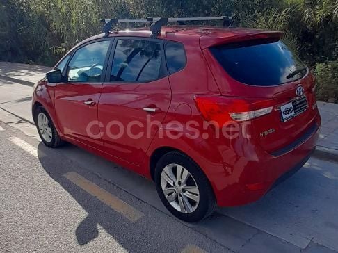 Usado Hyundai ix20 126 CV (92 kW) 2014 Rojo Utilitario