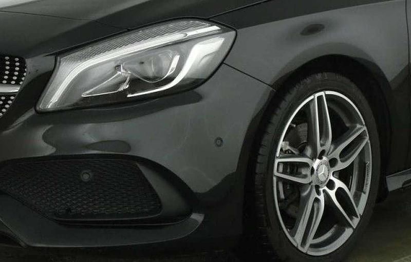 Usado Mercedes A200 AMG line 156 CV (114 kW) 2016 Negro Utilitario