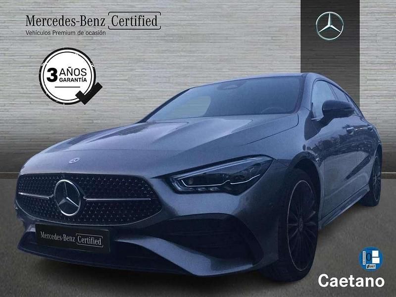 Usado Mercedes CLA250e Shooting Brake 218 CV (160 kW) 2024 Gris Familiar
