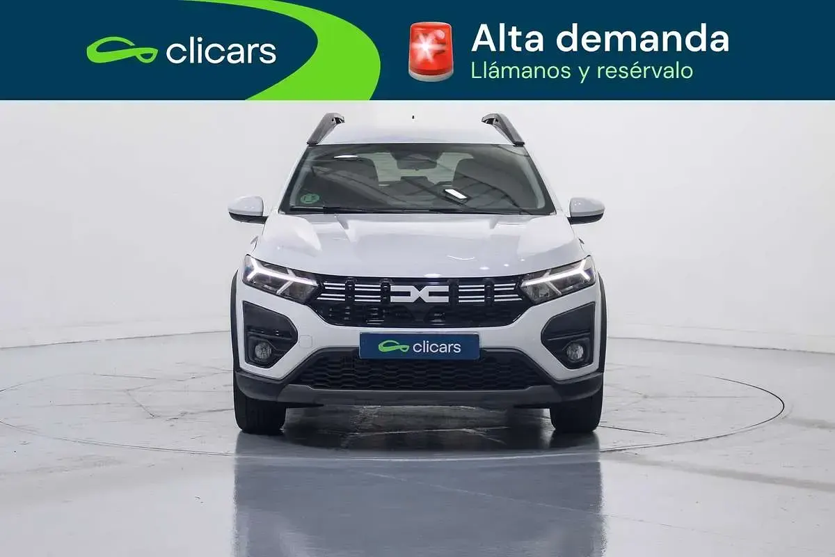 Usado Dacia Jogger Extreme 110 CV (80 kW) 2024 Blanco Monovolumen