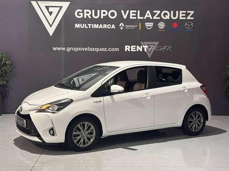 Usado Toyota Yaris Hybrid Active 99 CV (72 kW) 2020 Blanco Utilitario