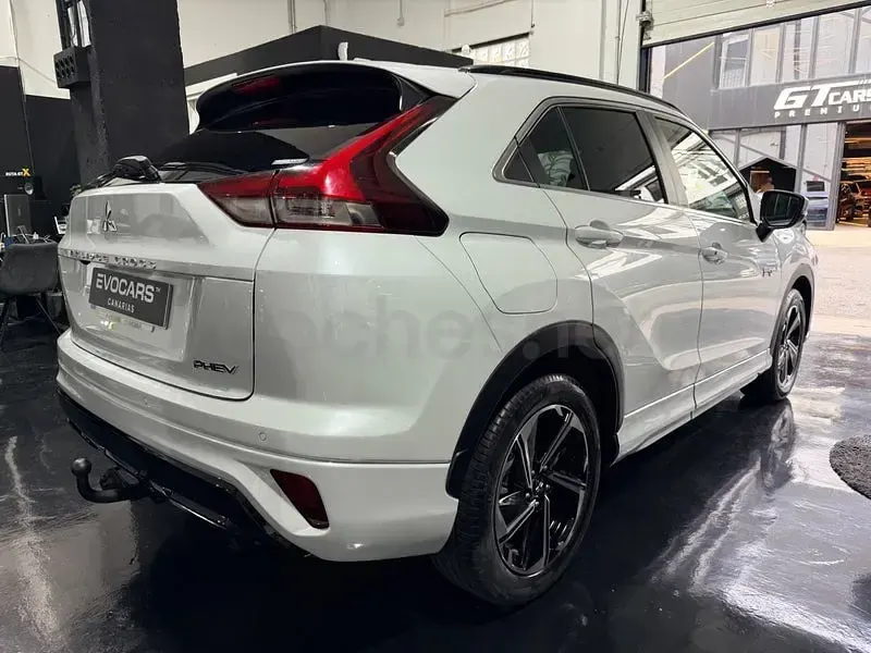 Usado Mitsubishi Eclipse Cross Motion 188 CV (138 kW) 2022 Blanco SUV