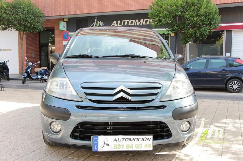 Usado Citroën C3 61 CV (44 kW) 2008 Gris Utilitario