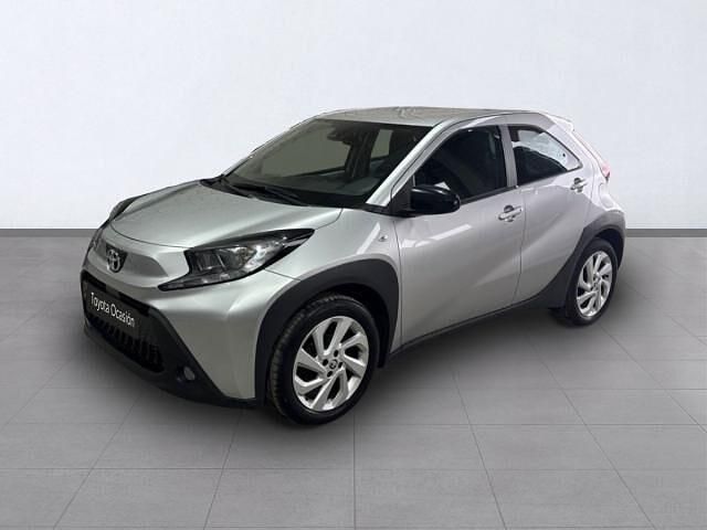 Usado Toyota Aygo X-play 69 CV (50 kW) 2024 Gris