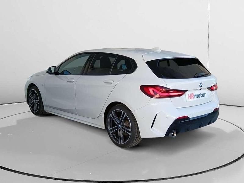 Usado BMW 118 M Sport 136 CV (100 kW) 2023 Blanco Utilitario