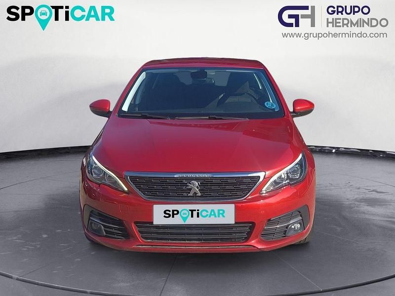 Usado Peugeot 308 Active 100 CV (73 kW) 2021 Rojo Berlina