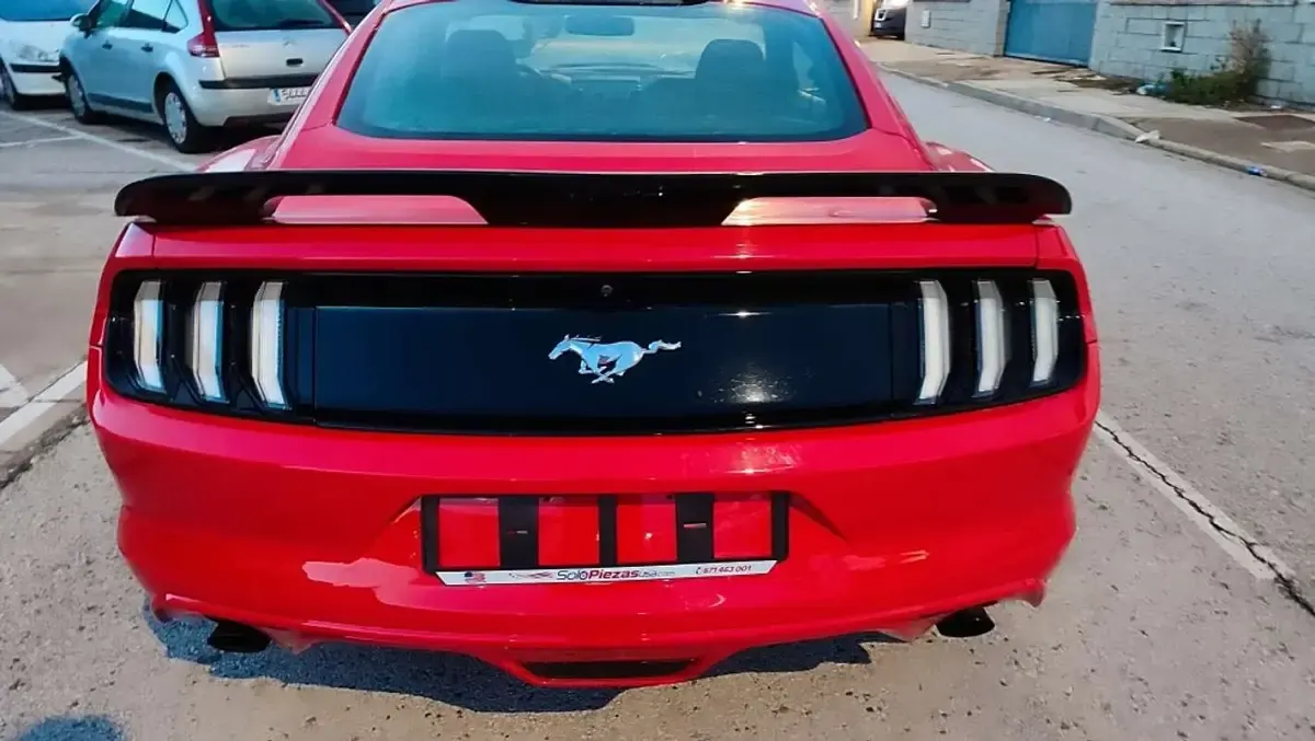 Usado Ford Mustang Fastback 314 CV (230 kW) 2015 Rojo Coupe