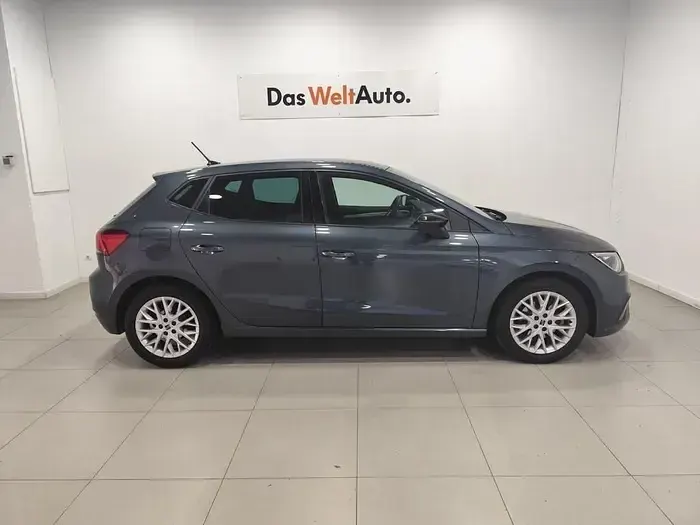 Usado Seat Ibiza FR 116 CV (85 kW) 2025 Gris Utilitario