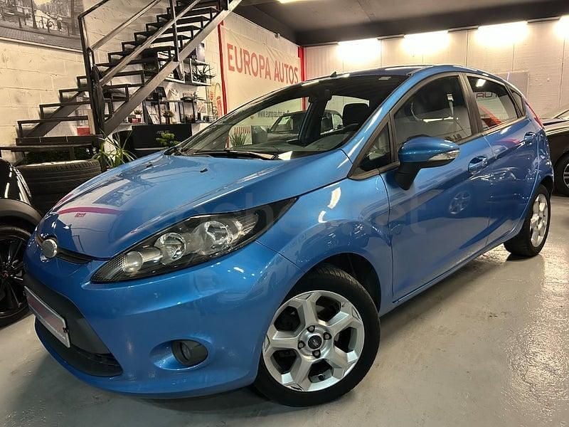 Usado Ford Fiesta Titanium 70 HP (51 kW) 2011 Azul Citadino