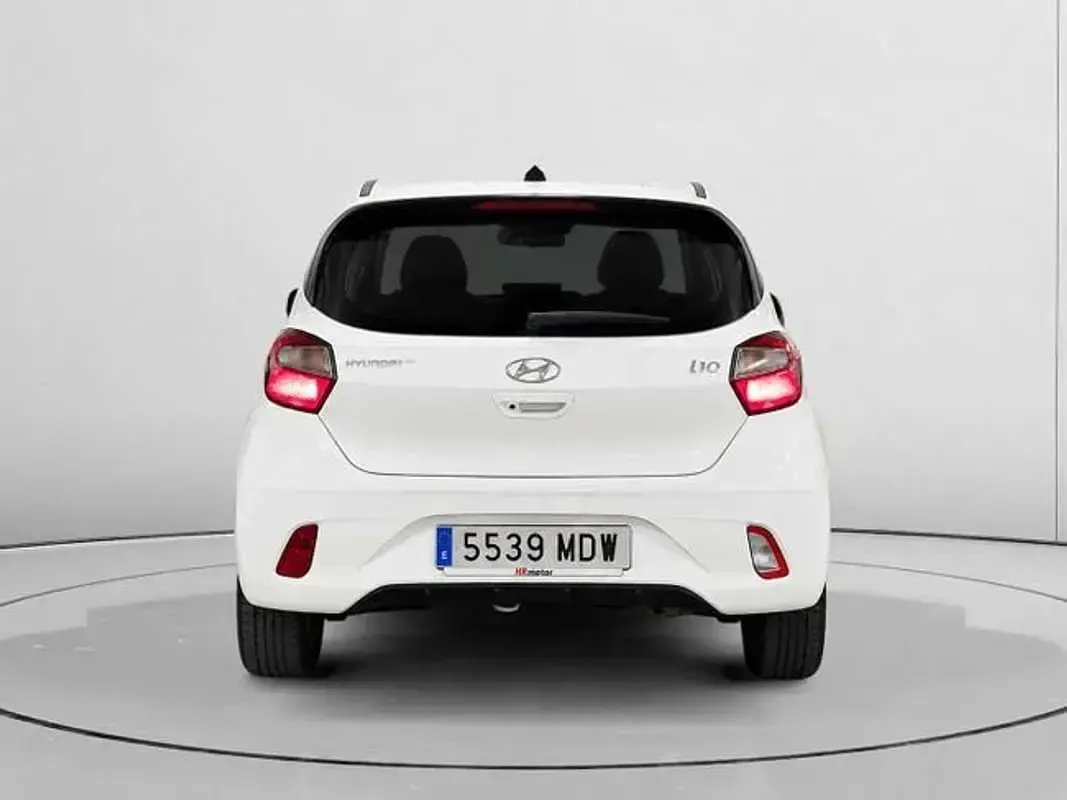 Usado Hyundai i10 67 CV (49 kW) 2023 Blanco Utilitario