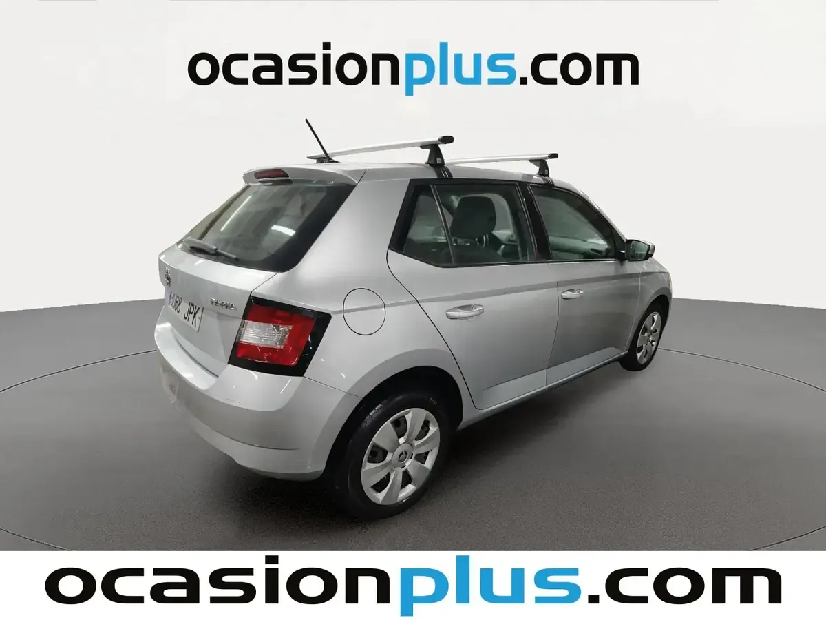 Usado Skoda Fabia Ambition 90 CV (66 kW) 2016 Gris plata Utilitario