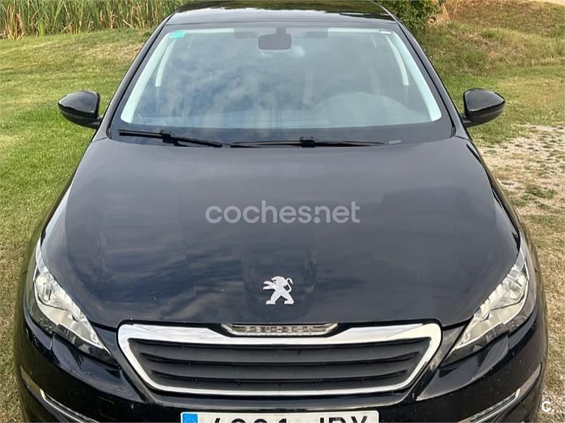 Usado Peugeot 308 Style 115 CV (84 kW) 2015 Negro Berlina