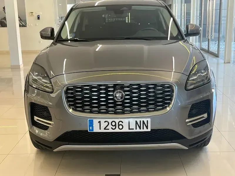 Usado Jaguar E-Pace 163 CV (119 kW) 2021 Gris / plata SUV