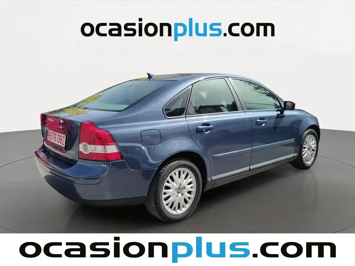Usado Volvo S40 Momentum 136 CV (100 kW) 2004 Azul Berlina