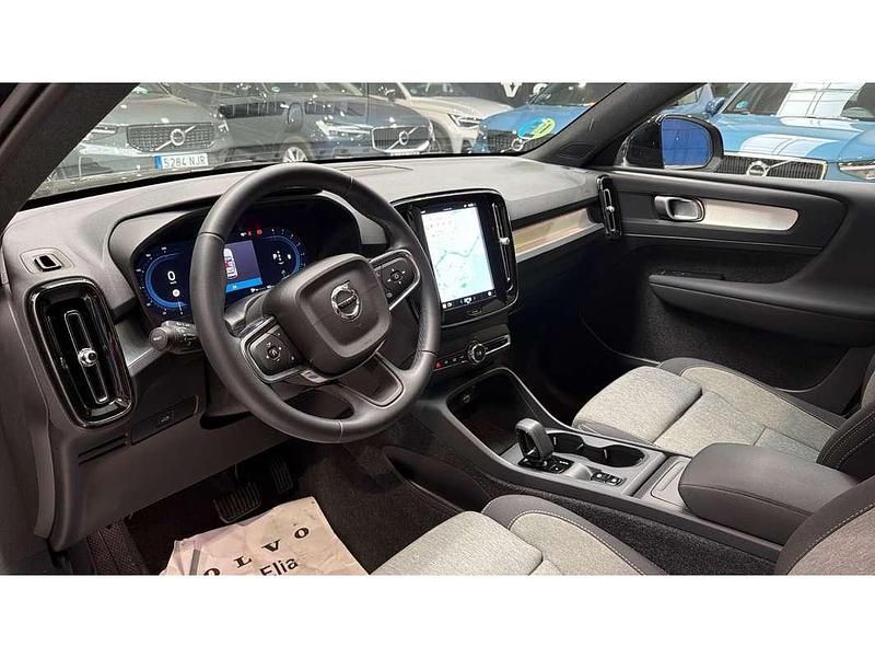 Begagnad Volvo XC40 Core 129 HK (94 kW) 2024 Svart SUV
