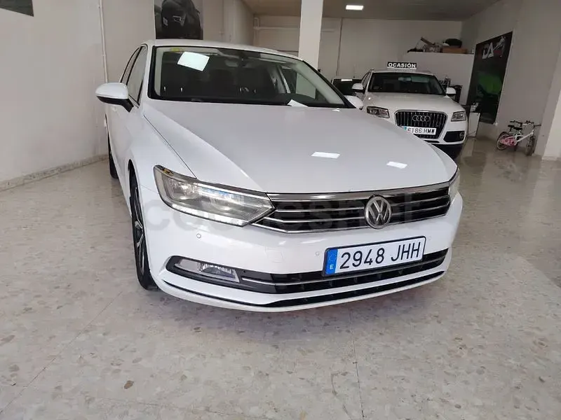 Usado VW Passat Advance 150 CV (110 kW) 2016 Blanco Berlina