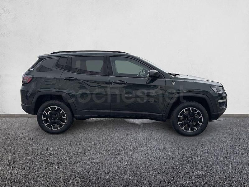 Usado Jeep Compass Trailhawk 240 CV (176 kW) 2021 Verde SUV
