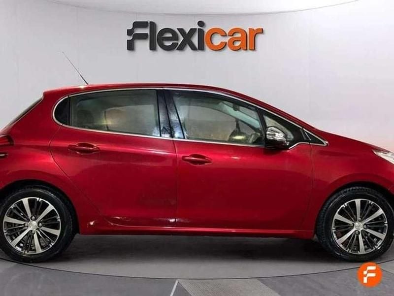 Usado Peugeot 208 Allure 100 CV (73 kW) 2017 Burdeos Utilitario