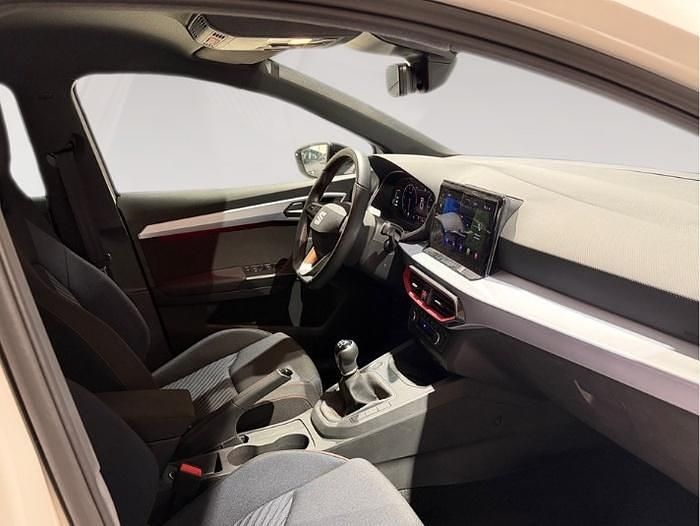 Usado Seat Ibiza FR 115 CV (84 kW) 2025 Gris plata Utilitario